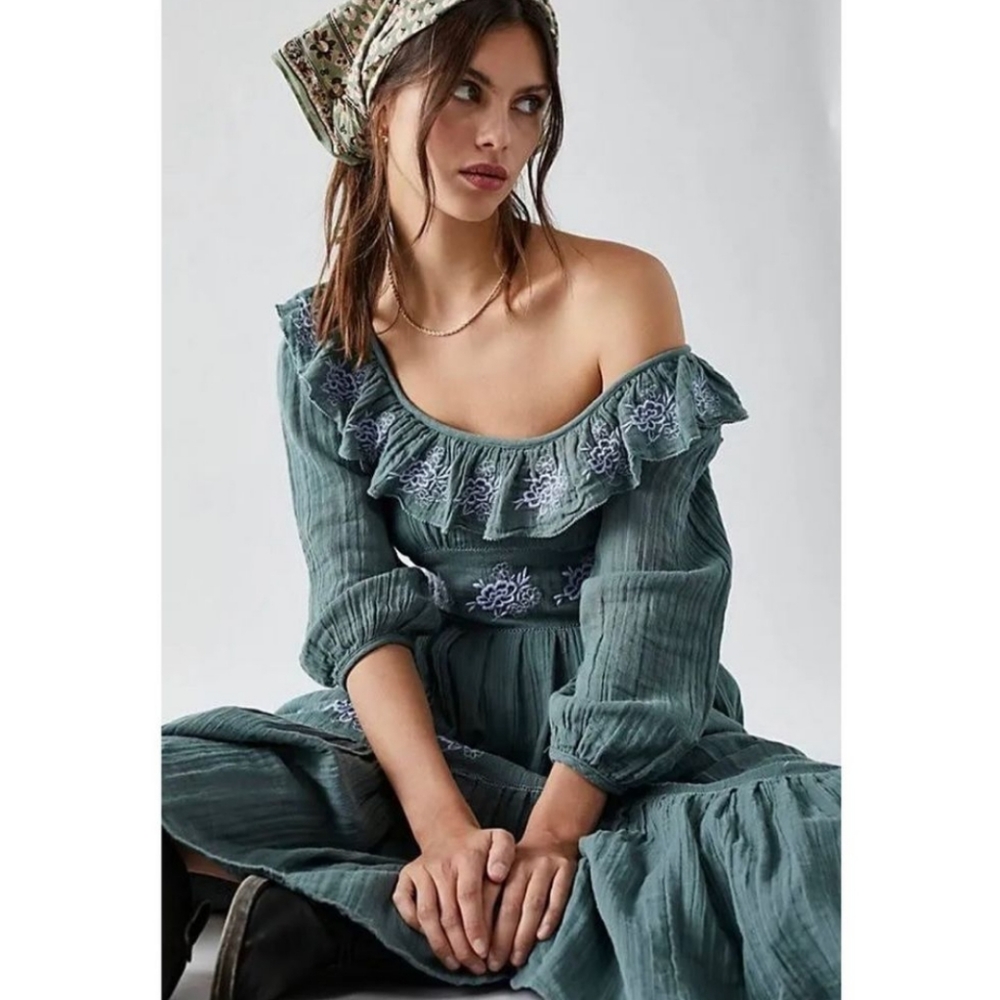 EUC Free People Embroidered Boho Dress - Picture 8 of 9